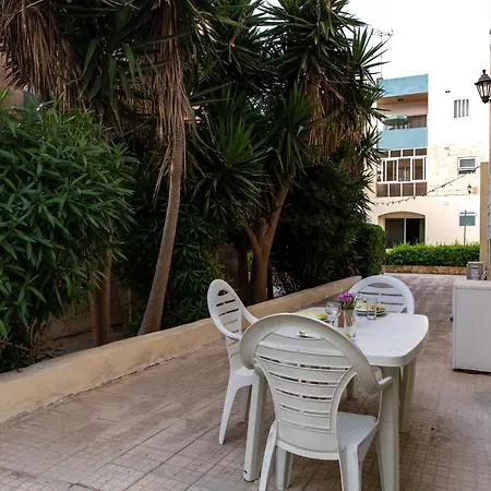 Dolmen Court Flat 10, Qawra Lägenhet *