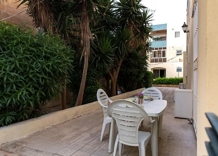 Dolmen Court Flat 10, Qawra Lägenhet *