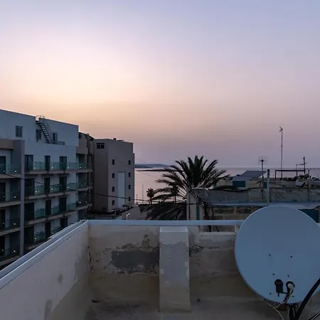Dolmen Court Flat 10, Qawra Apartment St. Paul's Bay
