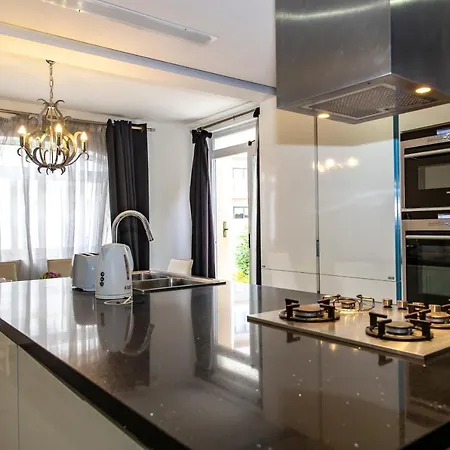 Dolmen Court Flat 10, Qawra Apartmán *