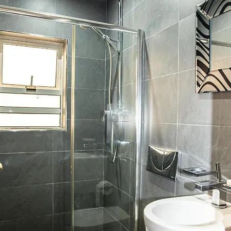 Dolmen Court Flat 10, Qawra خليج سانت بول