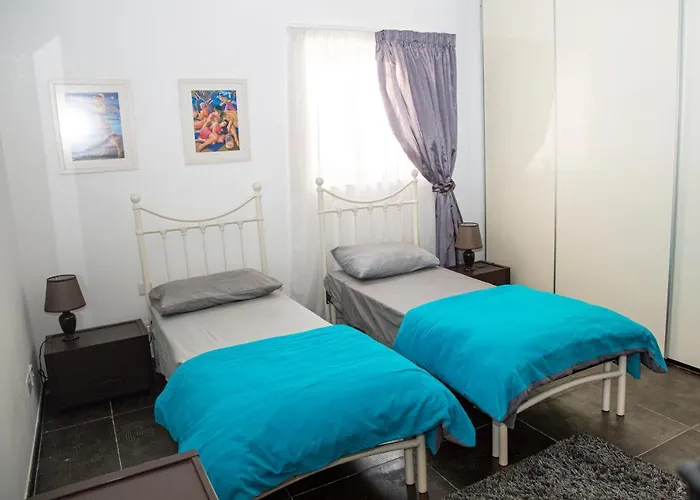 Dolmen Court Flat 10, Qawra Apartamento *