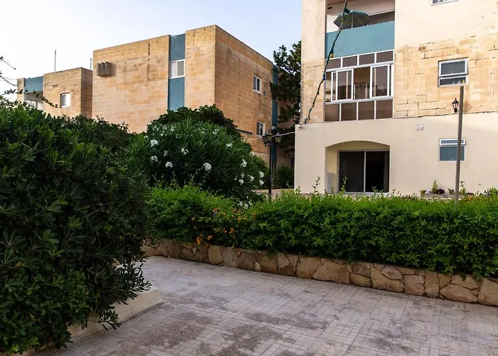 Dolmen Court Flat 10, Qawra *