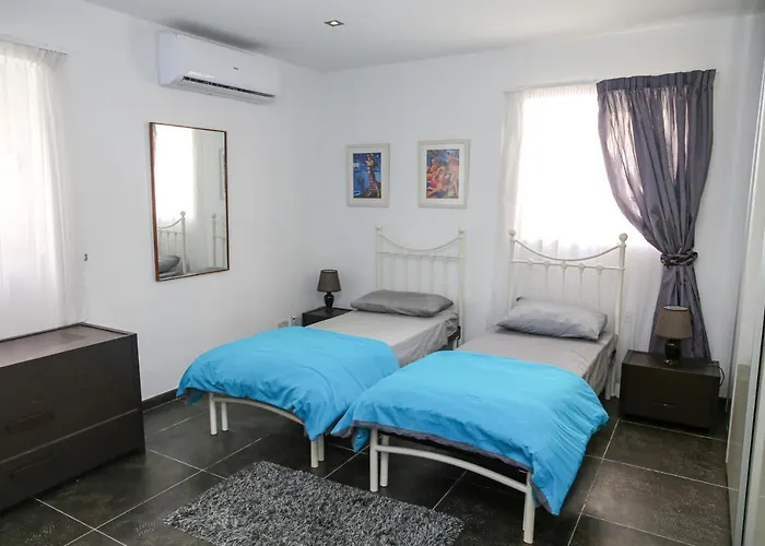 Dolmen Court Flat 10, Qawra