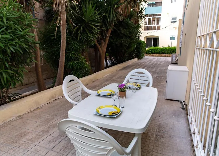 Dolmen Court Flat 10, Qawra St. Paul's Bay